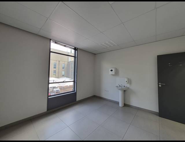 215M² OFFICE TO LET IN ROSEBANK